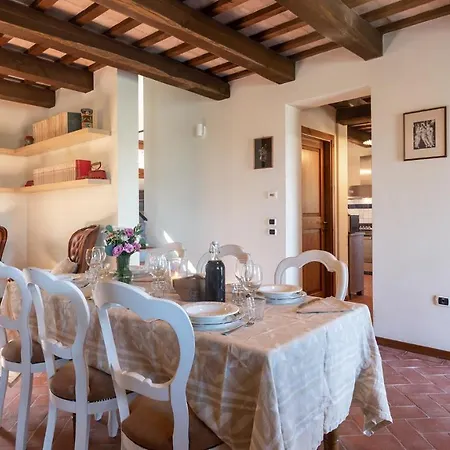 Casale Principessa 6&2, Emma Vila Carassai